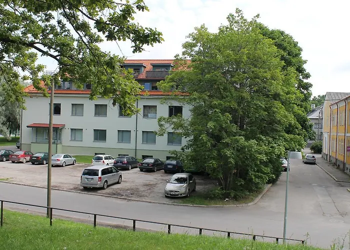 Ohtu Poik 2 Center Basement Appartement *